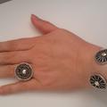 Multaka Volunteer Rachida hand with silver bracelet and rings 3