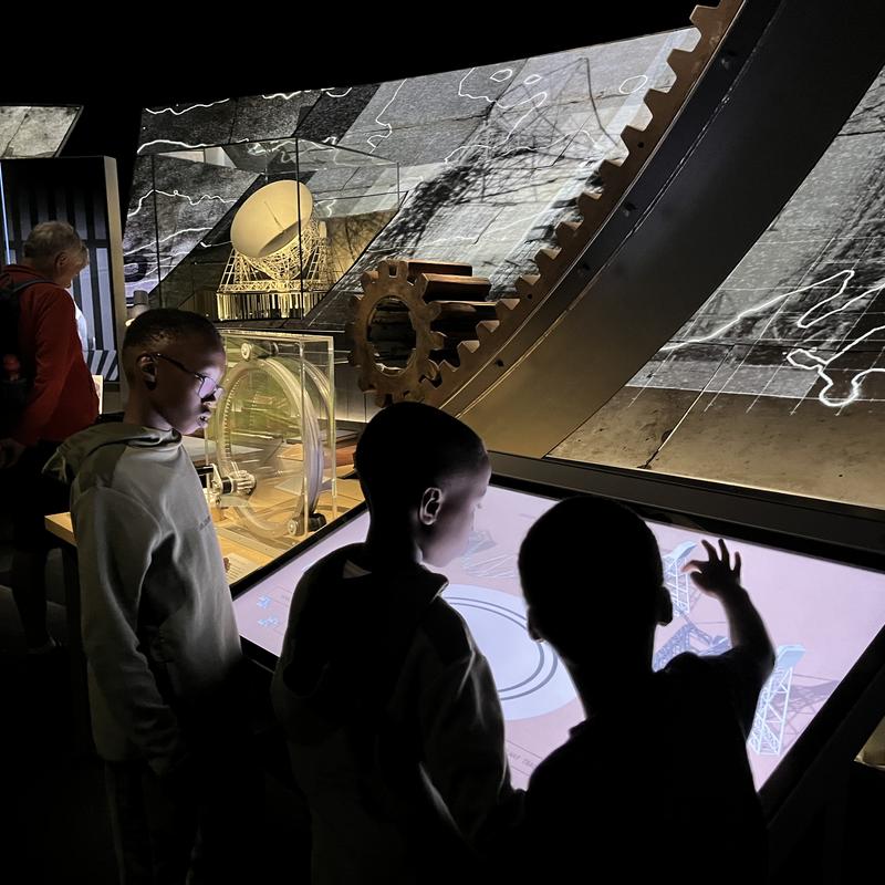Investigating how the Lovell radio telesccope was constructed